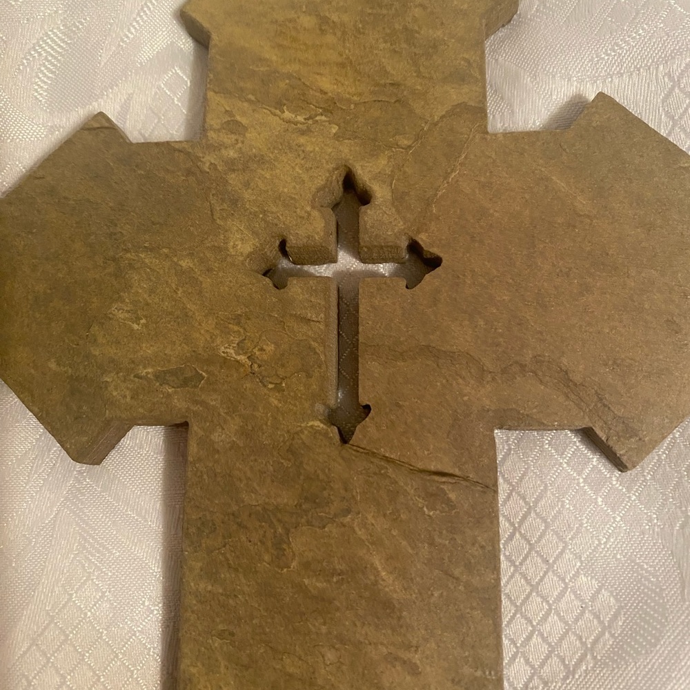 Stone cross - Picture 2 of 10